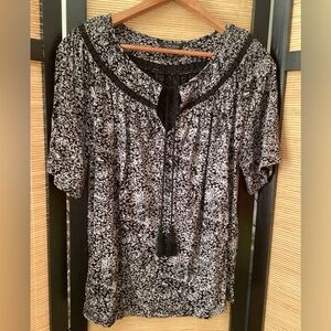 Lucky Brand boho top w tassel EUC Sz S black print